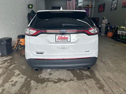 Oxford White 2017 Ford Edge SE