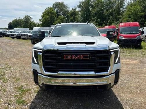 Summit White 2026 GMC Sierra 2500 Pro