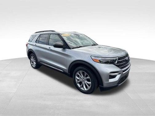 Iconic Silver Metallic 2020 Ford Explorer XLT