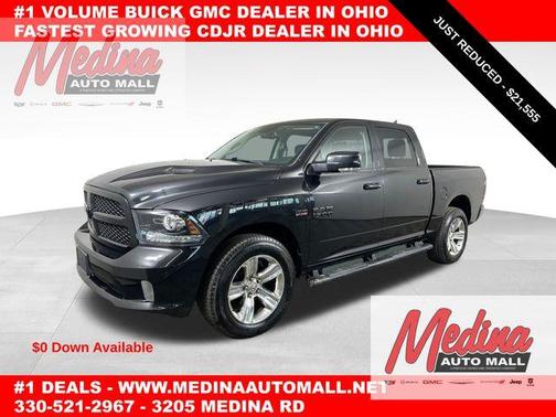 Brilliant Black Crystal Pearlcoat 2017 RAM 1500 Sport