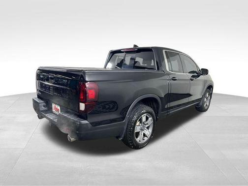 Crystal Black Pearl 2025 Honda Ridgeline RTL