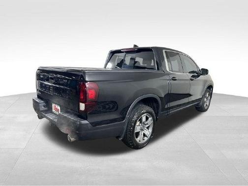 Crystal Black Pearl 2025 Honda Ridgeline RTL