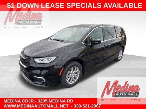 Diamond Black 2026 Chrysler Pacifica Select