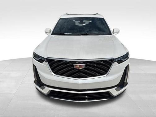 Crystal White Tri-Coat 2024 Cadillac XT6 Premium Luxury FWD