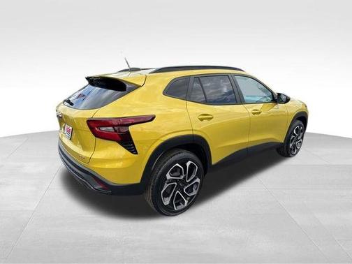 Nitro Yellow 2024 Chevrolet Trax 2RS