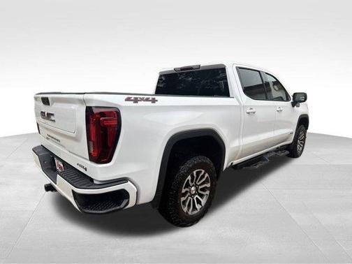 Summit White 2023 GMC Sierra 1500 AT4