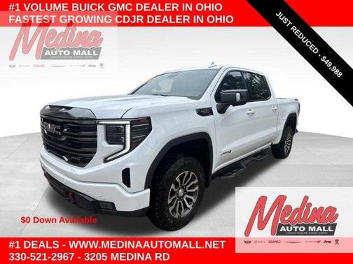 Summit White 2023 GMC Sierra 1500 AT4