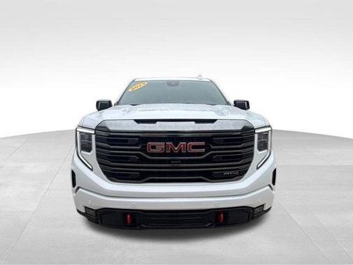 Summit White 2023 GMC Sierra 1500 AT4
