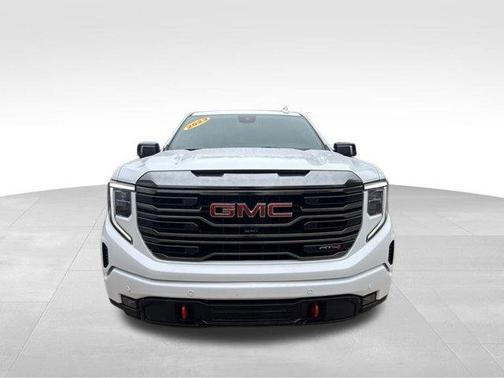 Summit White 2023 GMC Sierra 1500 AT4