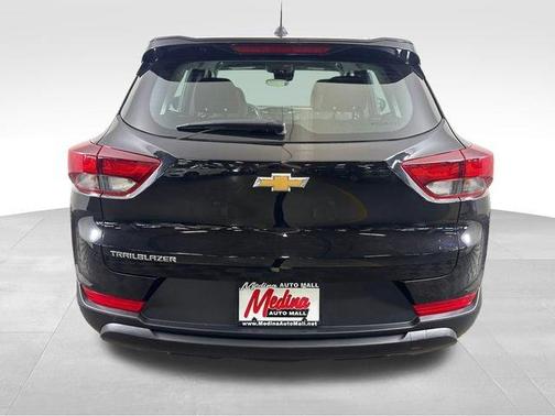 Mosaic Black Metallic 2023 Chevrolet Trailblazer LS