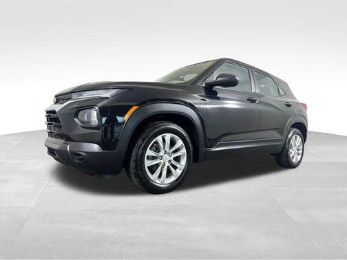 Mosaic Black Metallic 2023 Chevrolet Trailblazer LS