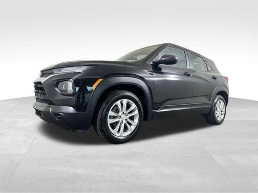 Mosaic Black Metallic 2023 Chevrolet Trailblazer LS