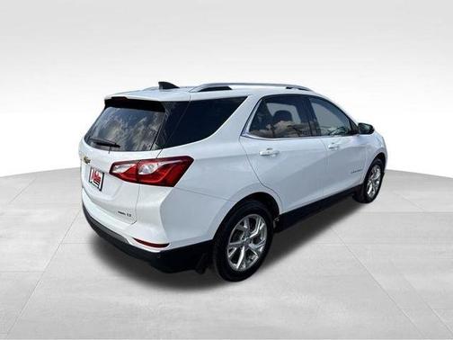 Summit White 2019 Chevrolet Equinox 2LT