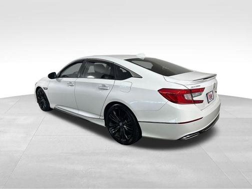 Platinum White 2018 Honda Accord Touring 2.0T