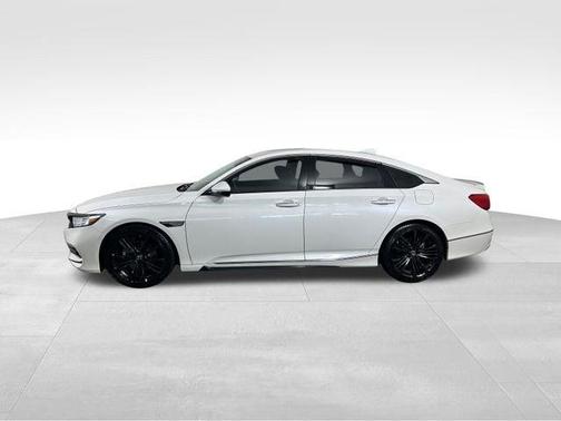 Platinum White 2018 Honda Accord Touring 2.0T