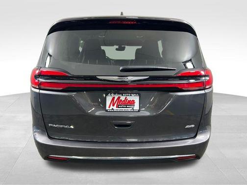 Granite Crystal Clearcoat Metallic 2022 Chrysler Pacifica Touring-L