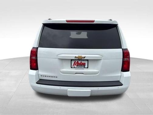 Summit White 2017 Chevrolet Suburban LT