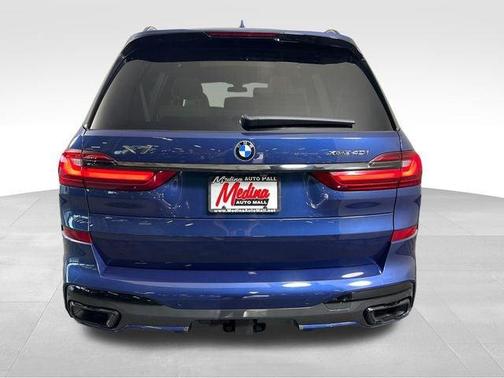 Phytonic Blue Metallic 2022 BMW X7 xDrive40i