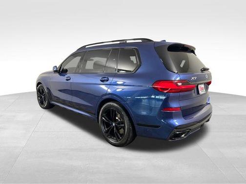Phytonic Blue Metallic 2022 BMW X7 xDrive40i
