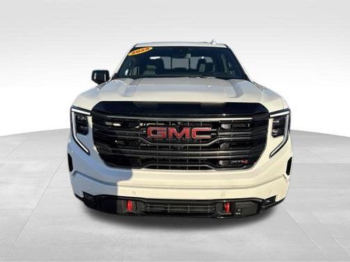 Summit White 2025 GMC Sierra 1500 AT4