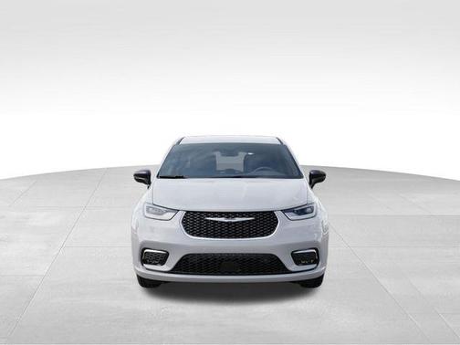 Bright White Clearcoat 2026 Chrysler Pacifica Select