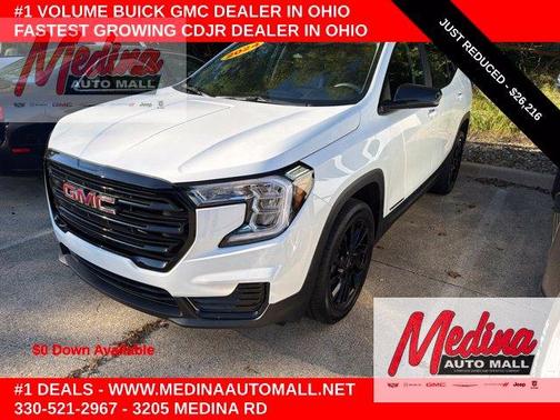 Summit White 2024 GMC Terrain SLE