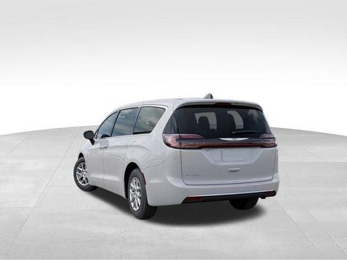 Bright White Clearcoat 2026 Chrysler Pacifica Select