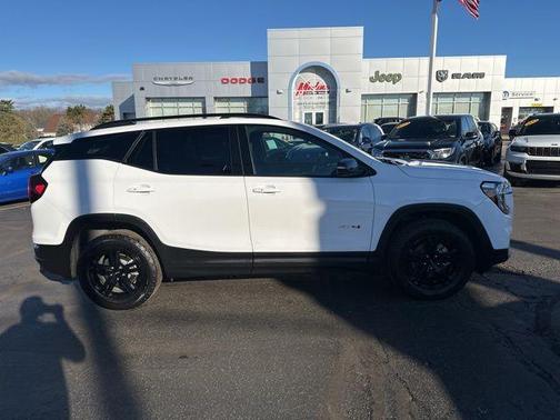 2023 GMC Terrain AT4
