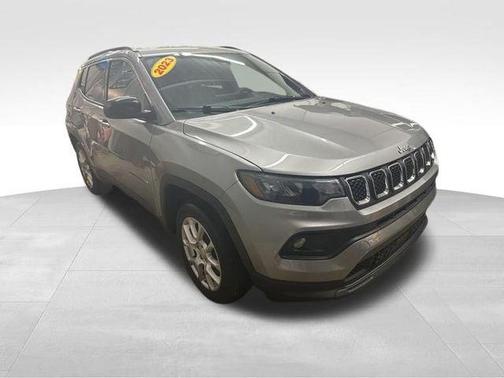 Billet Silver Metallic Clearcoat 2023 Jeep Compass Latitude Lux