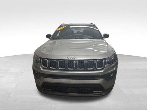 Billet Silver Metallic Clearcoat 2023 Jeep Compass Latitude Lux