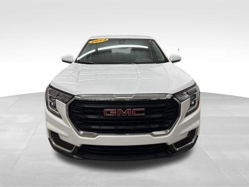 Summit White 2024 GMC Terrain SLE