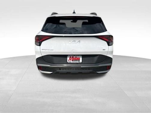 Glacial White Pearl 2023 Kia Sportage X-Line