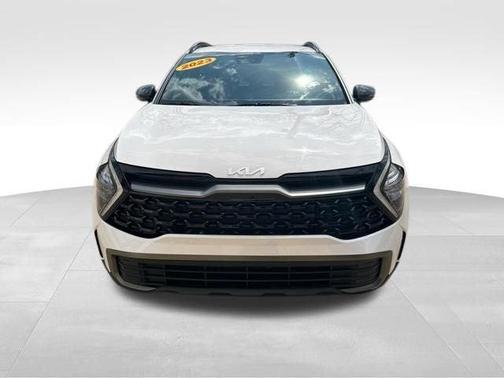 Glacial White Pearl 2023 Kia Sportage X-Line