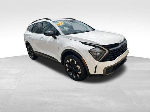 Glacial White Pearl 2023 Kia Sportage X-Line