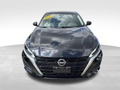 Black 2023 Nissan Altima 2.5 SL
