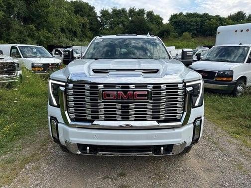 Glacier White 2026 GMC Sierra 2500 Denali