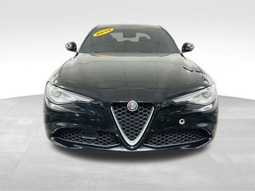 2019 Alfa Romeo Giulia Base