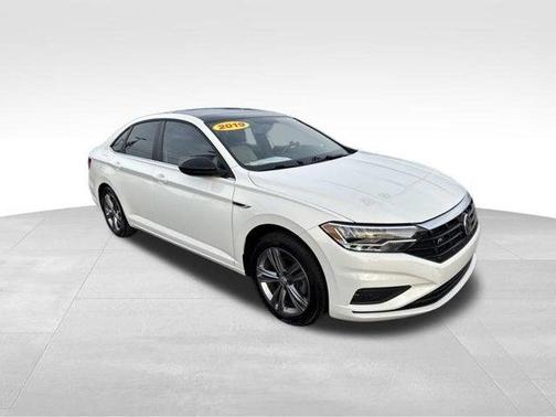 Pure White 2019 Volkswagen Jetta 1.4T R-Line
