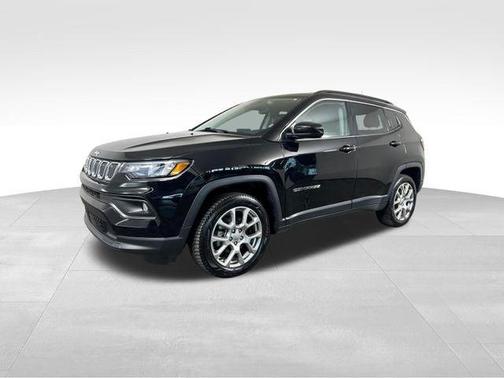 Diamond Black 2022 Jeep Compass Latitude Lux