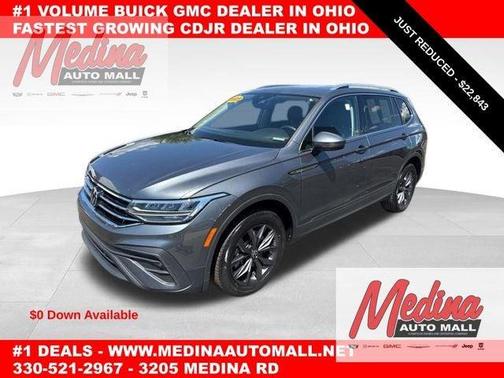 Platinum Gray Metallic 2023 Volkswagen Tiguan 2.0T SE