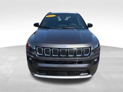 Granite Crystal Clearcoat Metallic 2023 Jeep Compass Limited