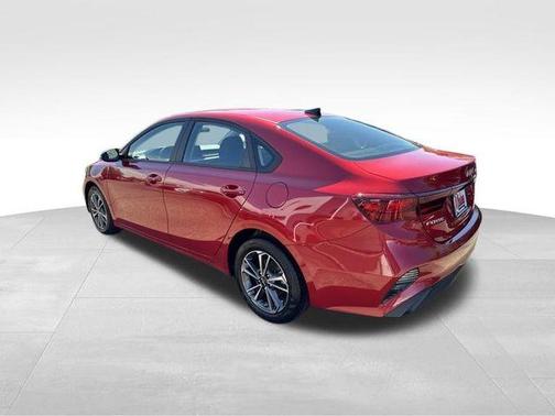 Currant Red 2024 Kia Forte LXS