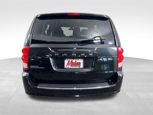 Black Onyx Crystal Pearlcoat 2020 Dodge Grand Caravan SE
