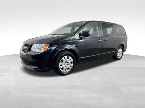 Black Onyx Crystal Pearlcoat 2020 Dodge Grand Caravan SE