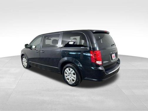 Black Onyx Crystal Pearlcoat 2020 Dodge Grand Caravan SE