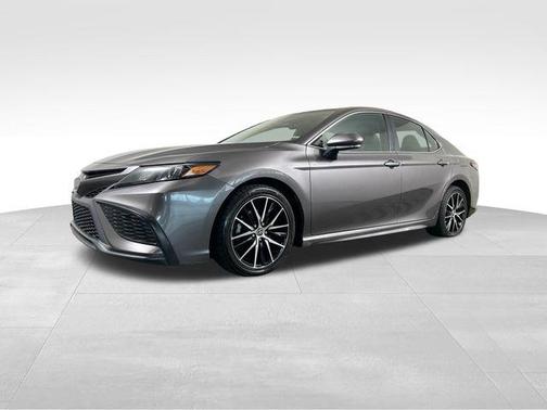 Ice Edge 2022 Toyota Camry SE