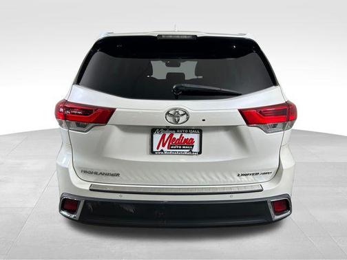 Blizzard Pearl 2017 Toyota Highlander Limited