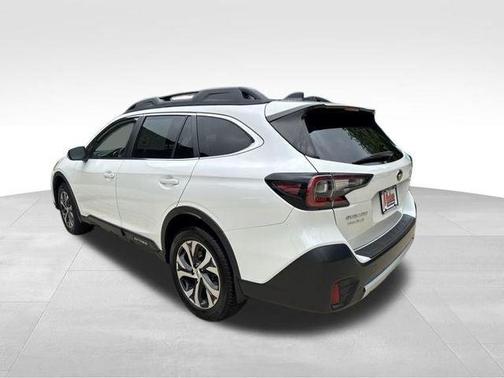 Crystal White Pearl 2021 Subaru Outback Limited