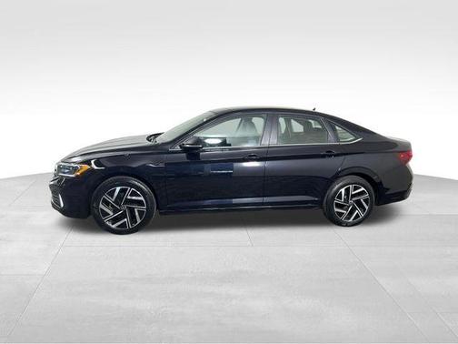 Deep Black Pearl Effect 2024 Volkswagen Jetta 1.5T SEL