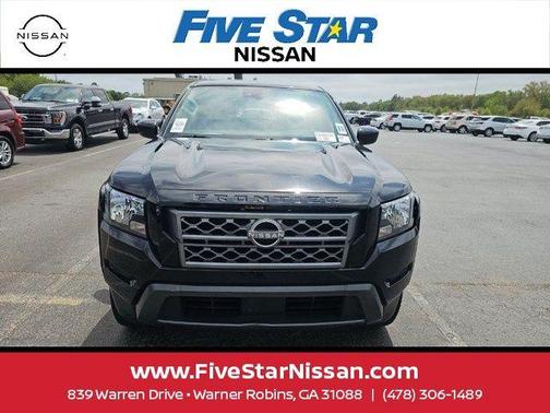 Black 2024 Nissan Frontier SV